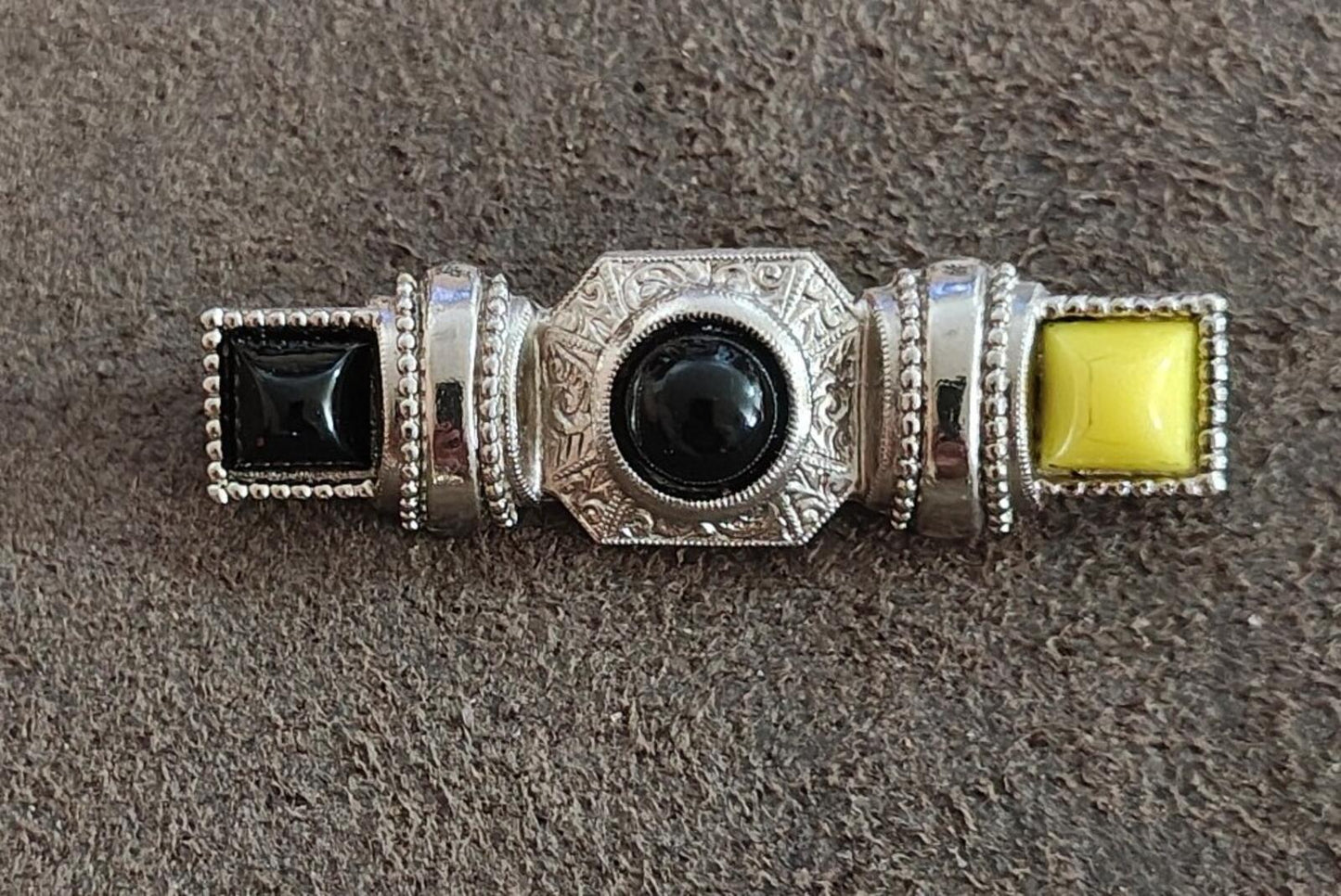 1980s 1928 Brand Silver Tone Black & Yellow Lucite Cabochon Bar Pin Brooch