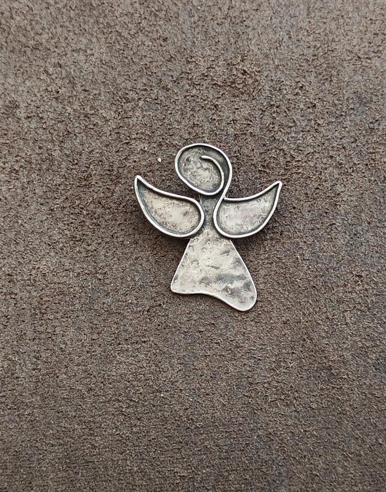 I1842 Retired Silpada Sterling Silver Angel Pin/Pendant