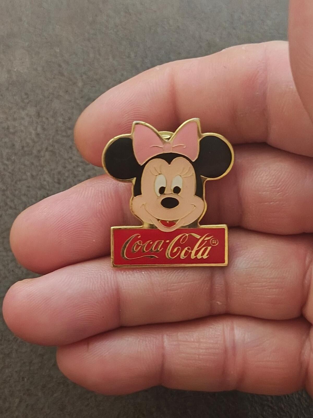 1986 Vintage Coca-Cola Minnie Mouse Limited Edition Gold Tone Enamel Pin