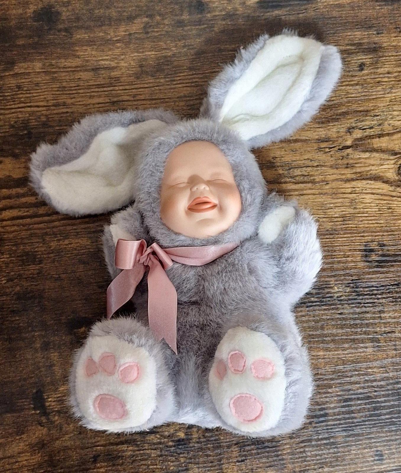 Cute Vintage 2001 Cuddle Kids Geppeddo Baily Bunny Rabbit Porcelain Face Plush.