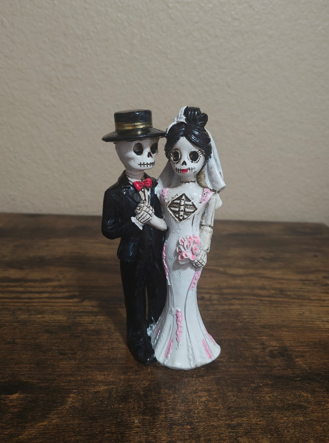 Day of the Dead (Día de los Muertos) Skeleton Wedding Couple Figurine