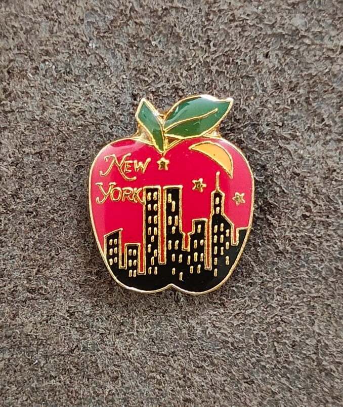 1980s CMI New York City, The Big Apple Pin