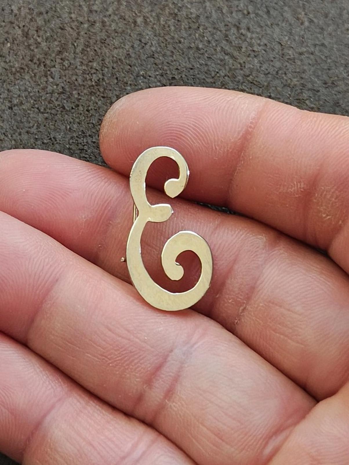 1980s Gold Tone Monogram Letter Initial "E" Pin/Brooch