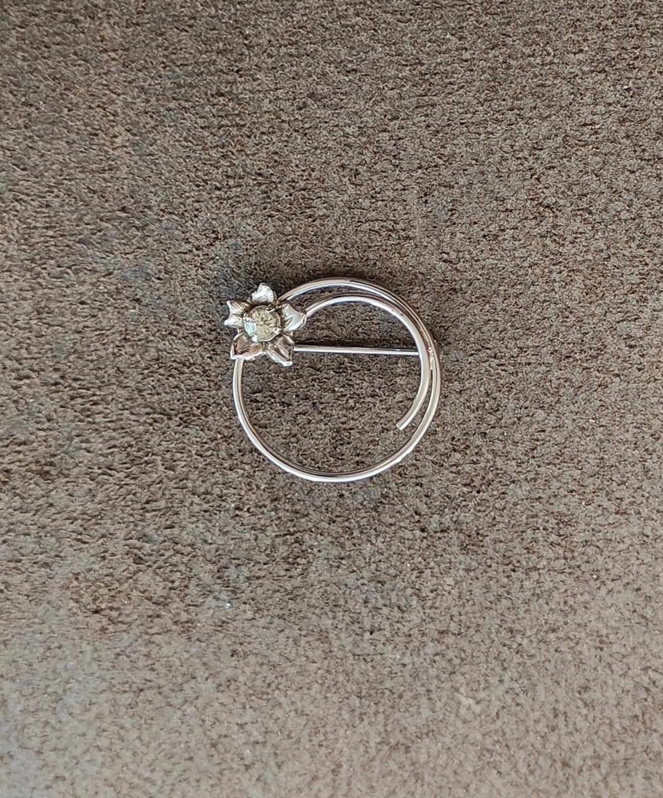 1950s/60s Hedy Sterling Silver Circle Floral Accent and Rhinestone Brooch