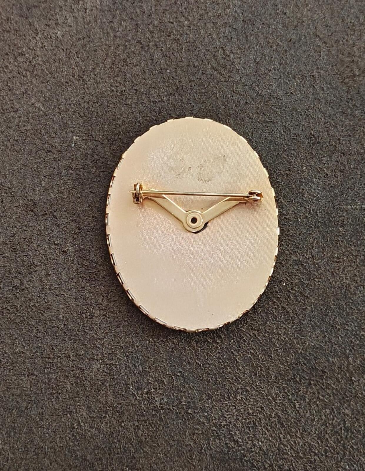 Super Cute 1970s Rare Hallmark Pixie Girl Cameo Gold Tone Brooch