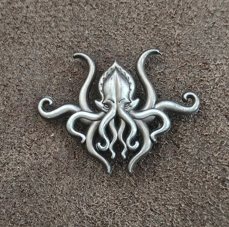 Pinsanity H.P. Lovecraft Cthulhu Antiqued Silver Tone Pin.