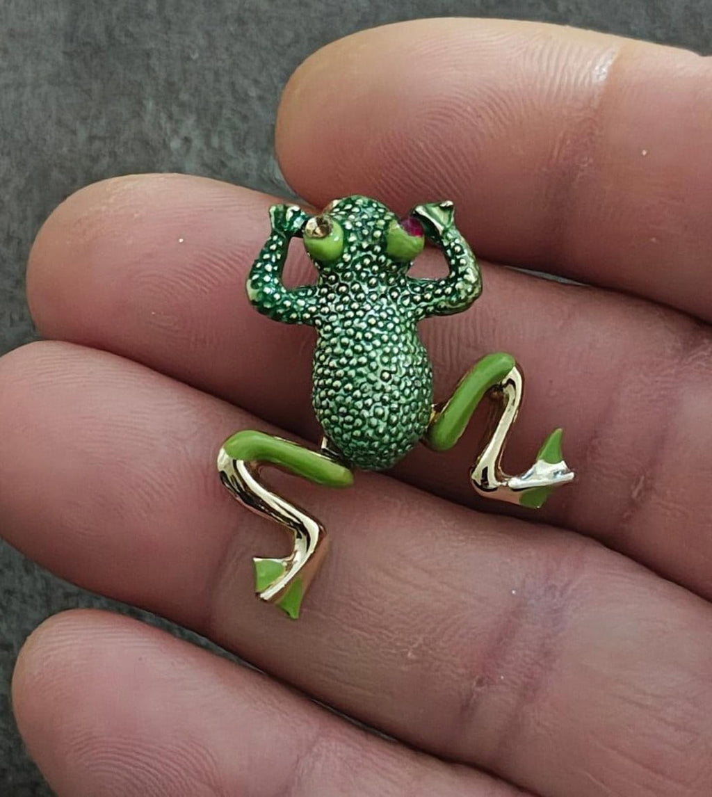 1960s/70s Gold Tone Green Frog Enamel With Red Jeweled Eyes Brooch Pin