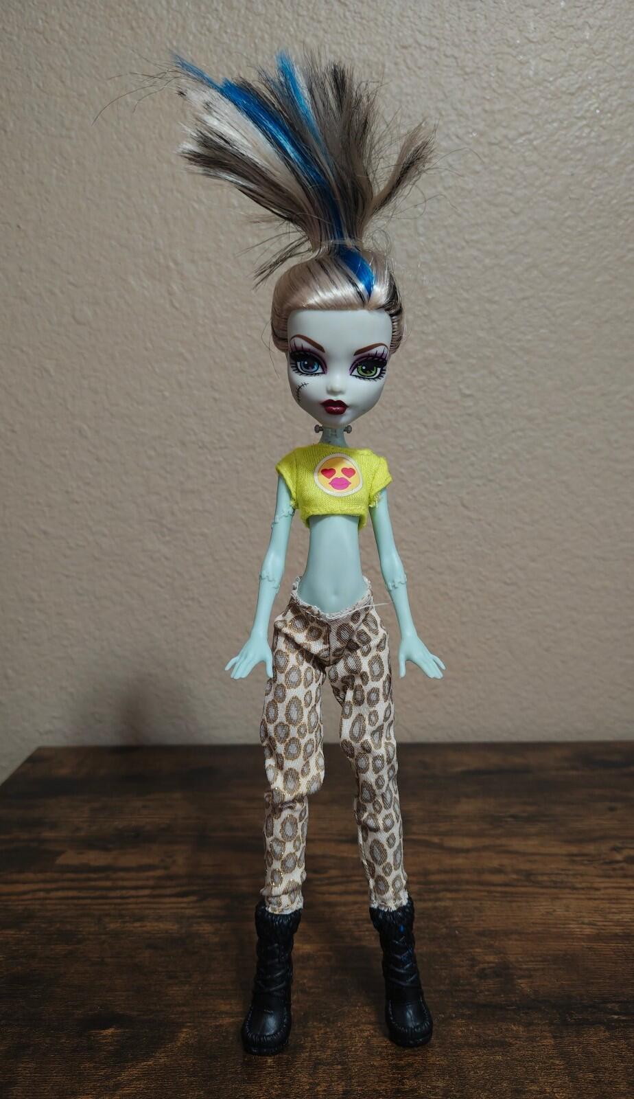 2008 Monster High Frankie Stein Doll With Green Top & Leopard Pants