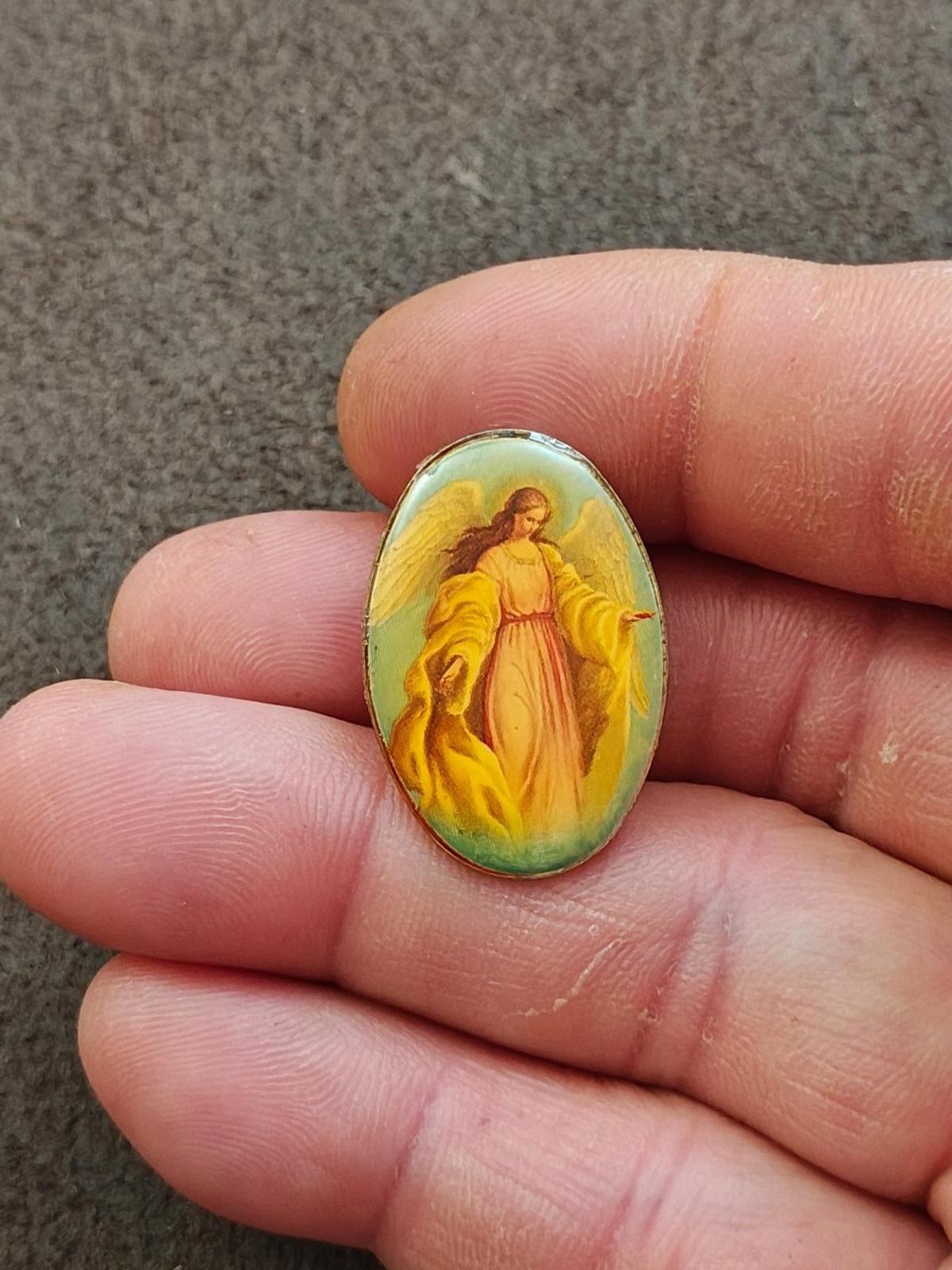 1980s Guardian Angel Lucite Oval Gold Tone Pin