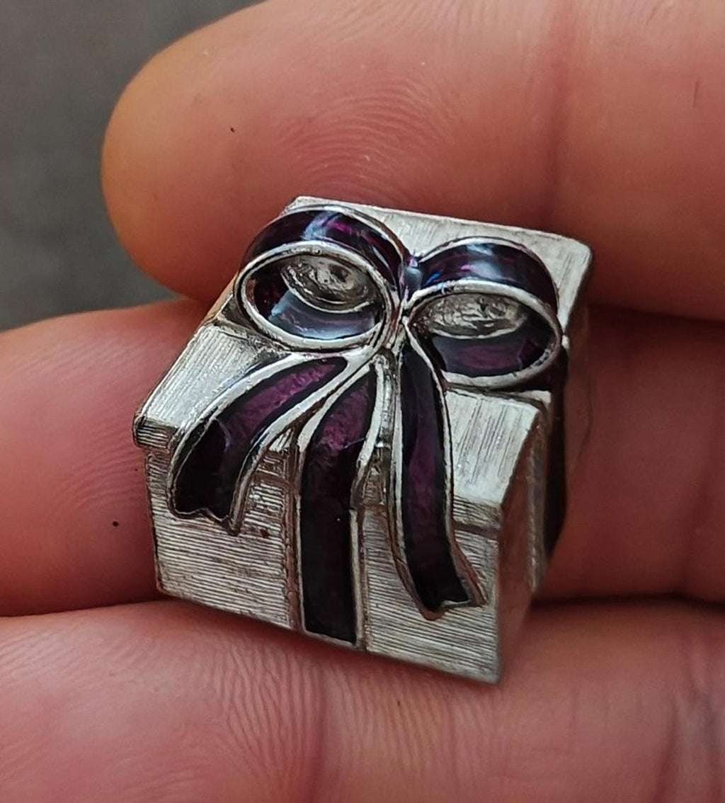 1980s Present With Purple Bow Silver Tone Enamel Pin Brooch