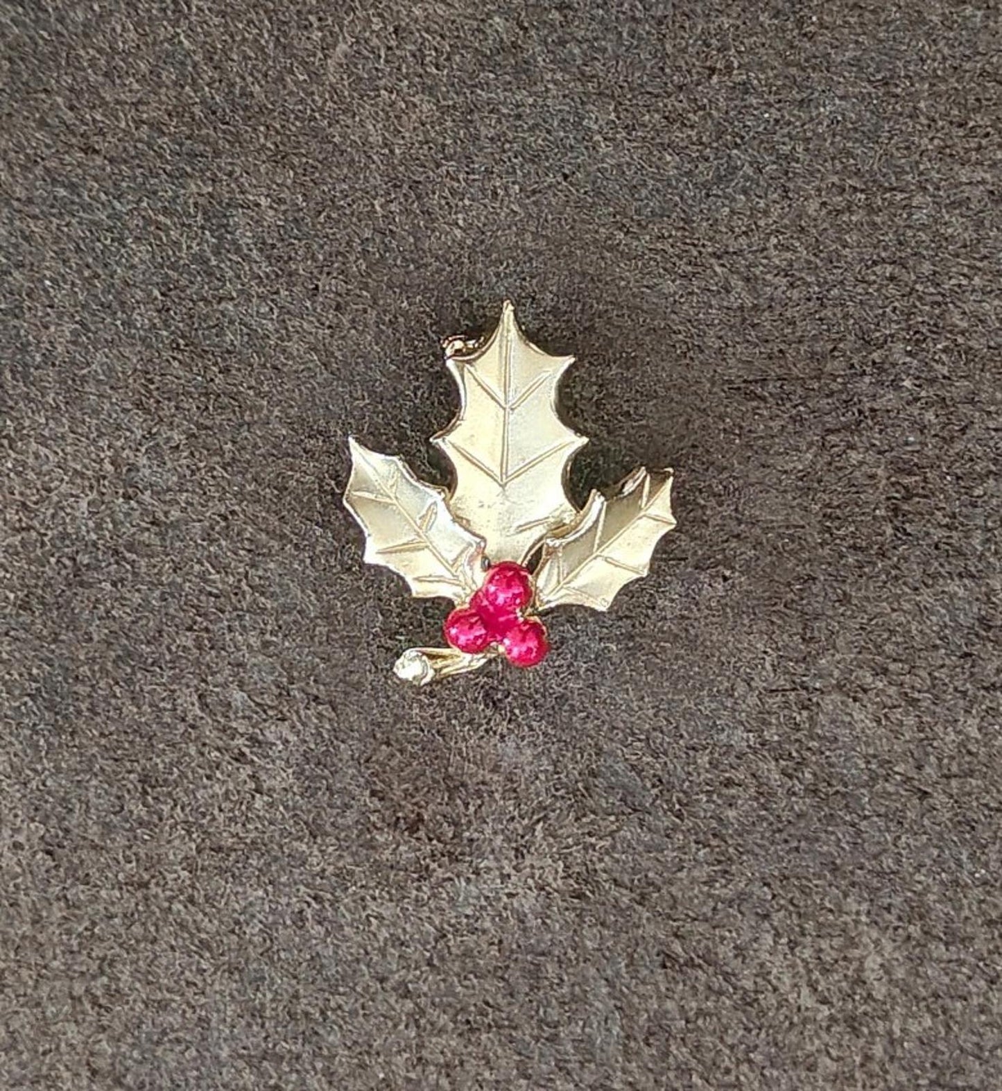 Vintage Style Holly Berry Gold Tone With Red Enamel Brooch