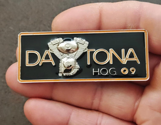 2009 Harley-Davidson Owners Group (H.O.G.) Daytona Silver Tone Enamel Pin