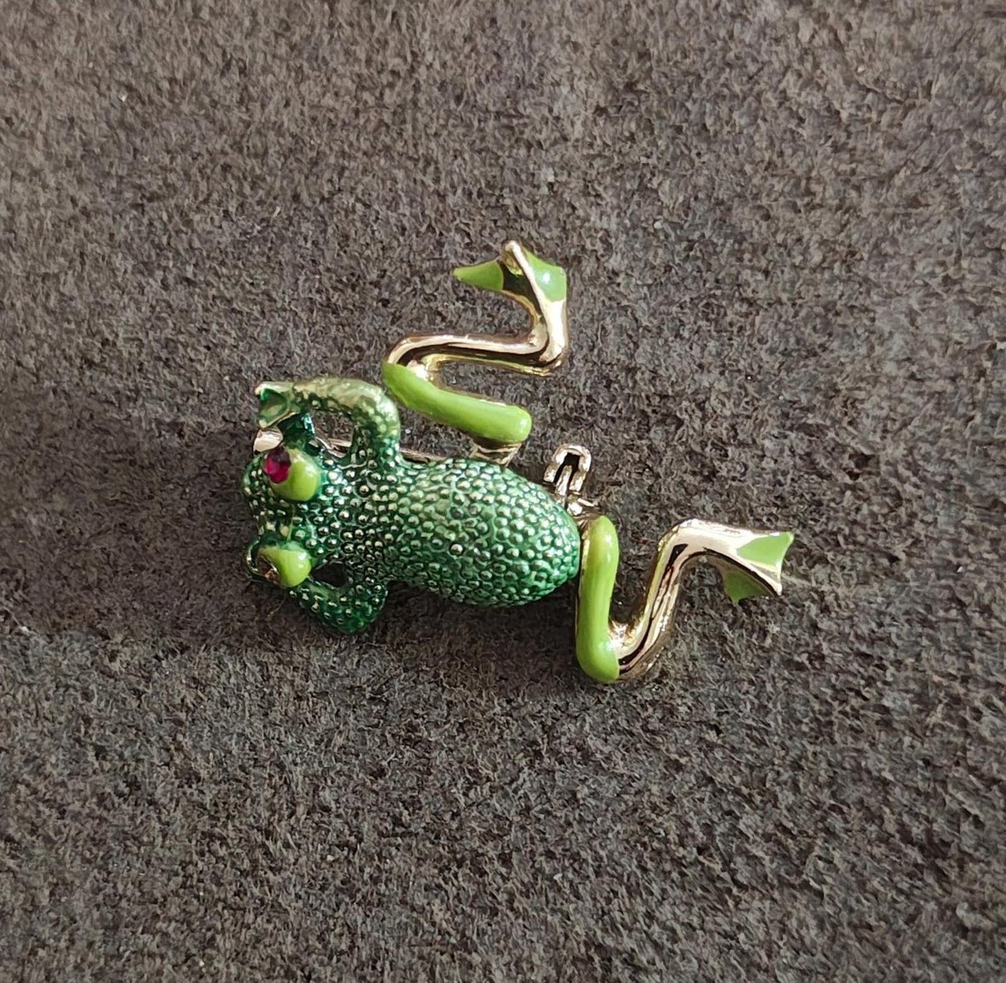 1960s/70s Gold Tone Green Frog Enamel With Red Jeweled Eyes Brooch Pin