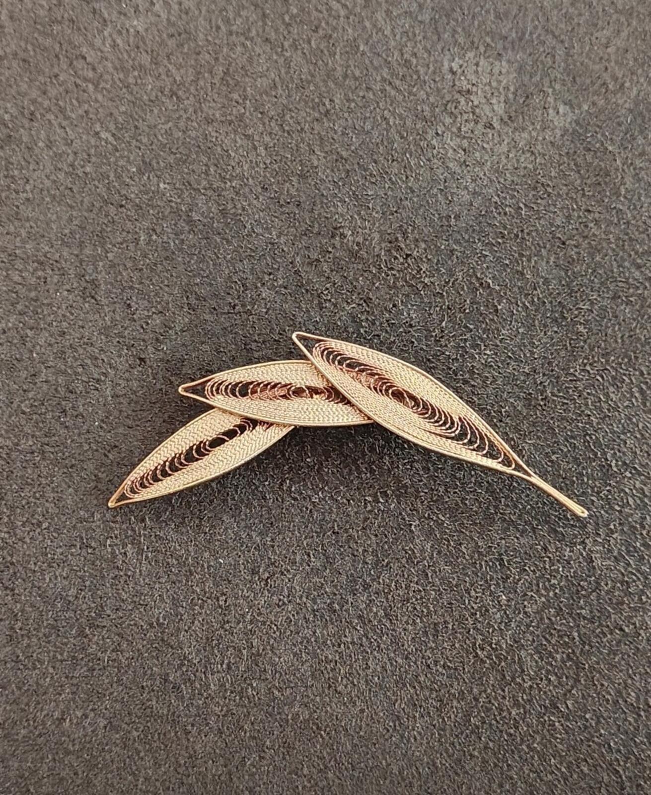 1960s/70s Gold Tone Openwork Filigree Leaf Brooch
