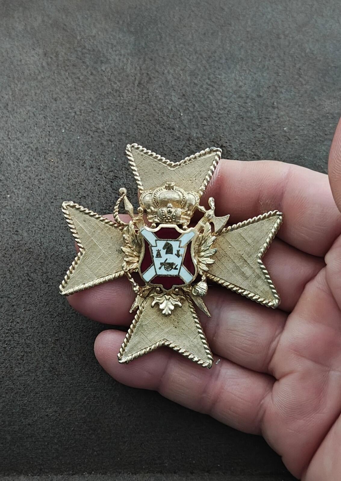 1950s Rare Coro Gold Tone With Red & White Enamel Heraldic Shield Brooch
