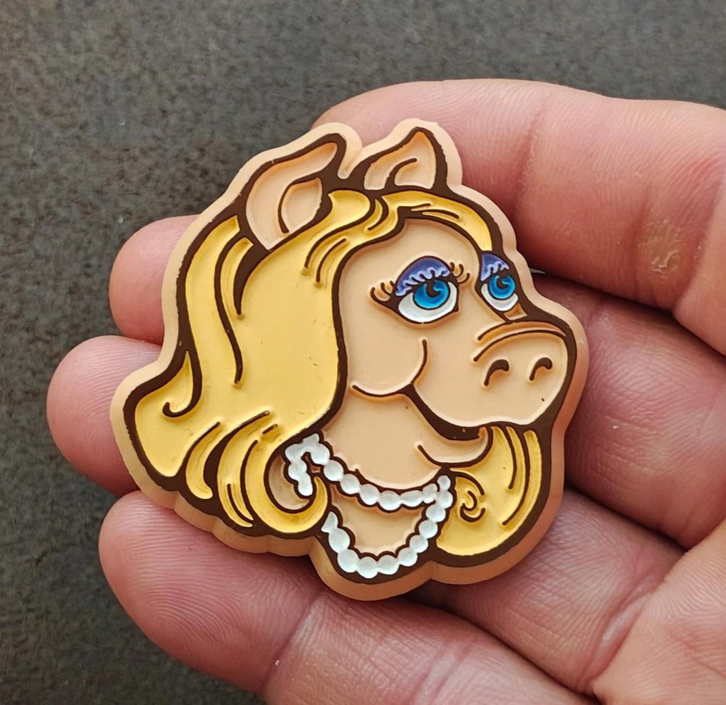 1979 Vintage Muppet Babies Miss Piggy Plastic Pin Brooch