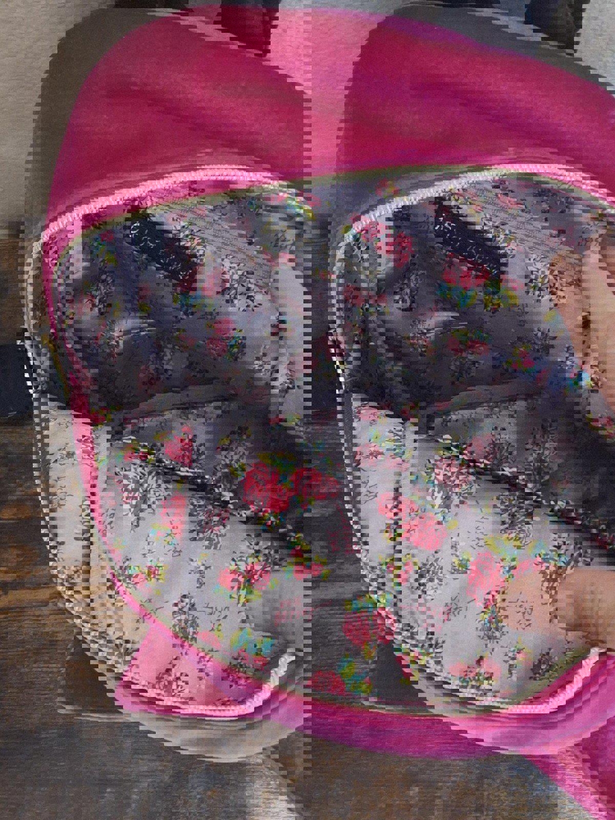 Adorable Betsey Johnson Hot Pink Velvet Cat Backpack Shoulder Bag Purse Design.