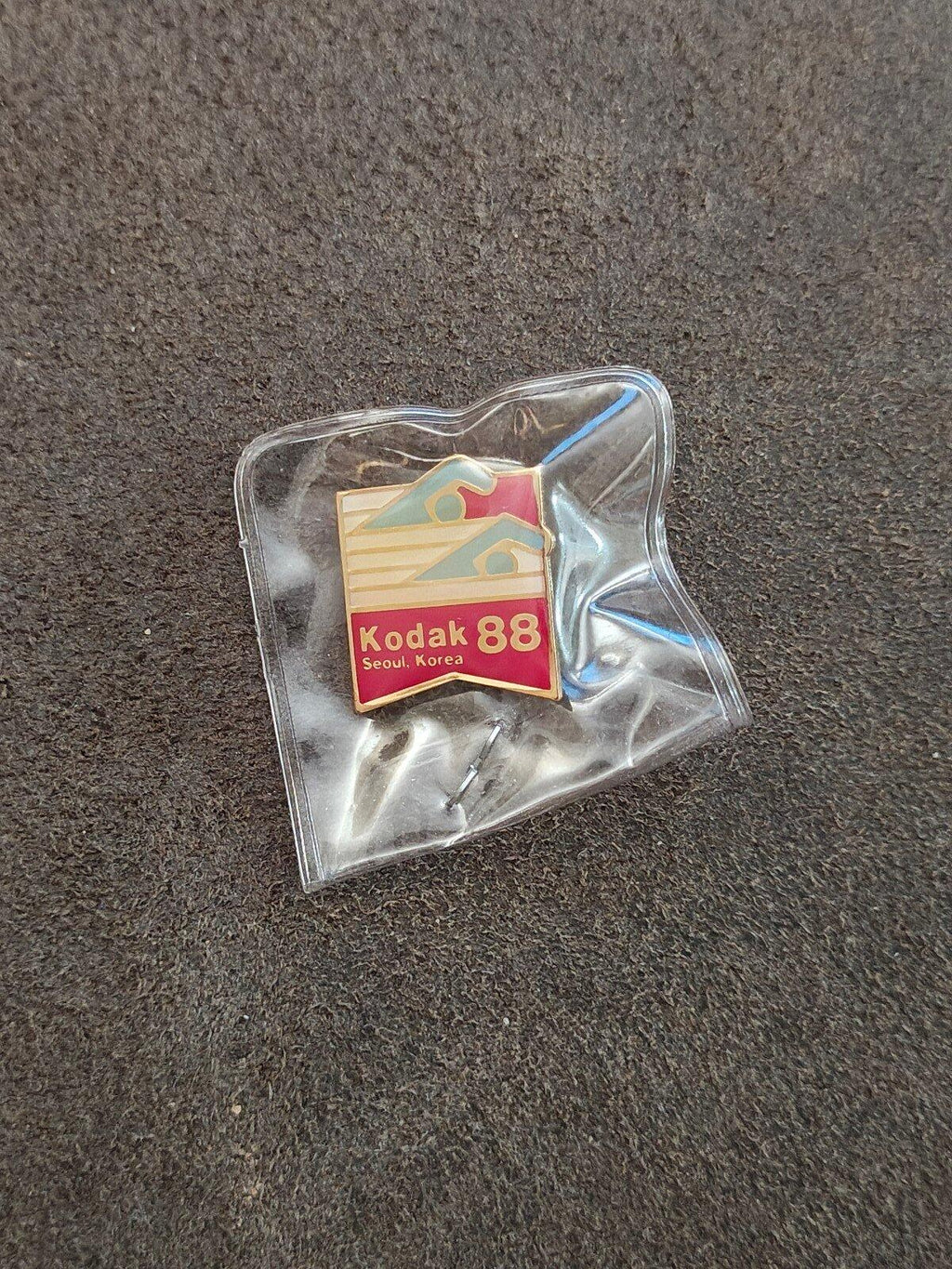 Kodak 1988 Seoul Summer Olympics Gold Tone  Enamel Pin
