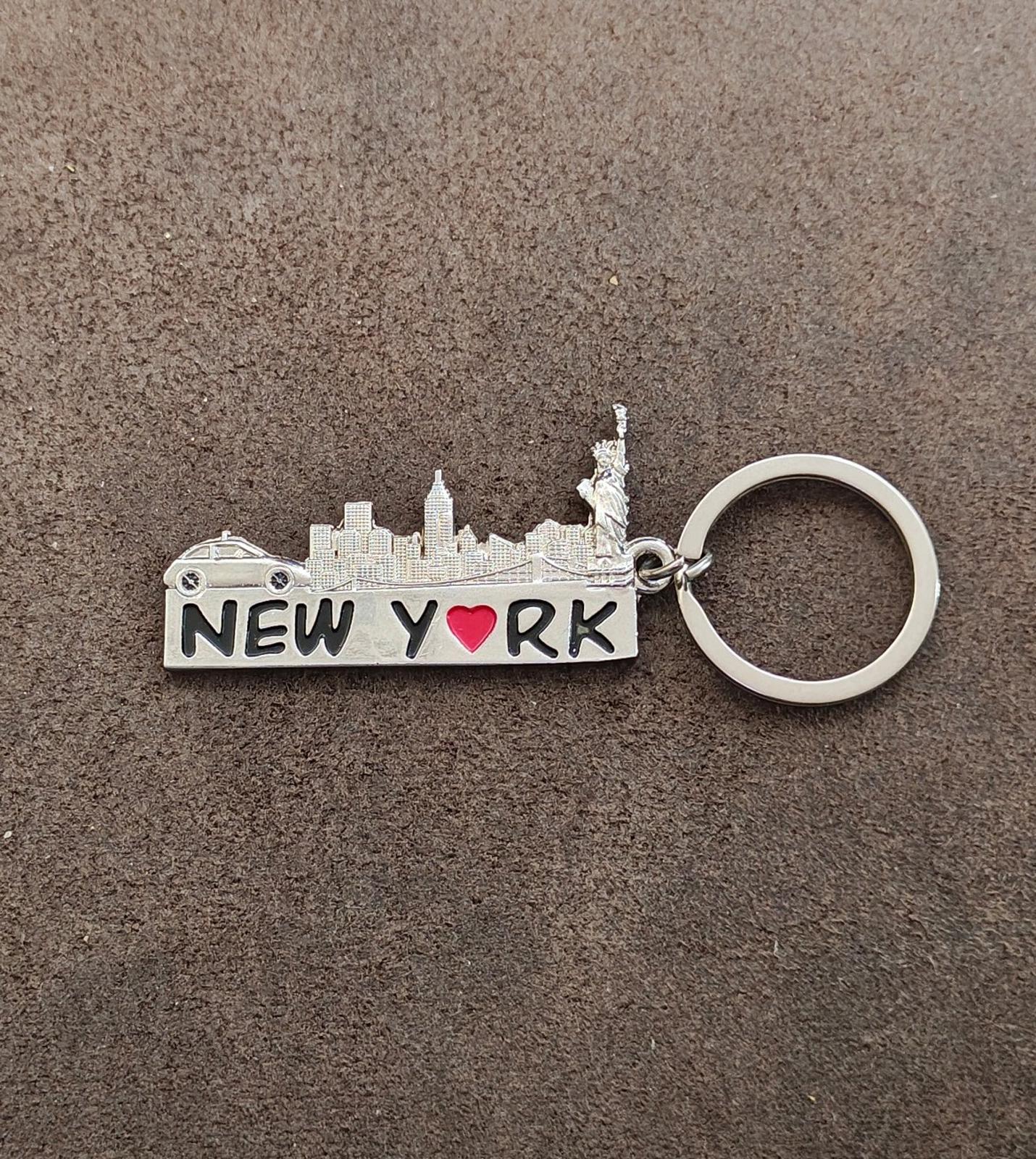 Cool New York City Souvenir Keychain Featuring Engraved Skyline and Landmarks