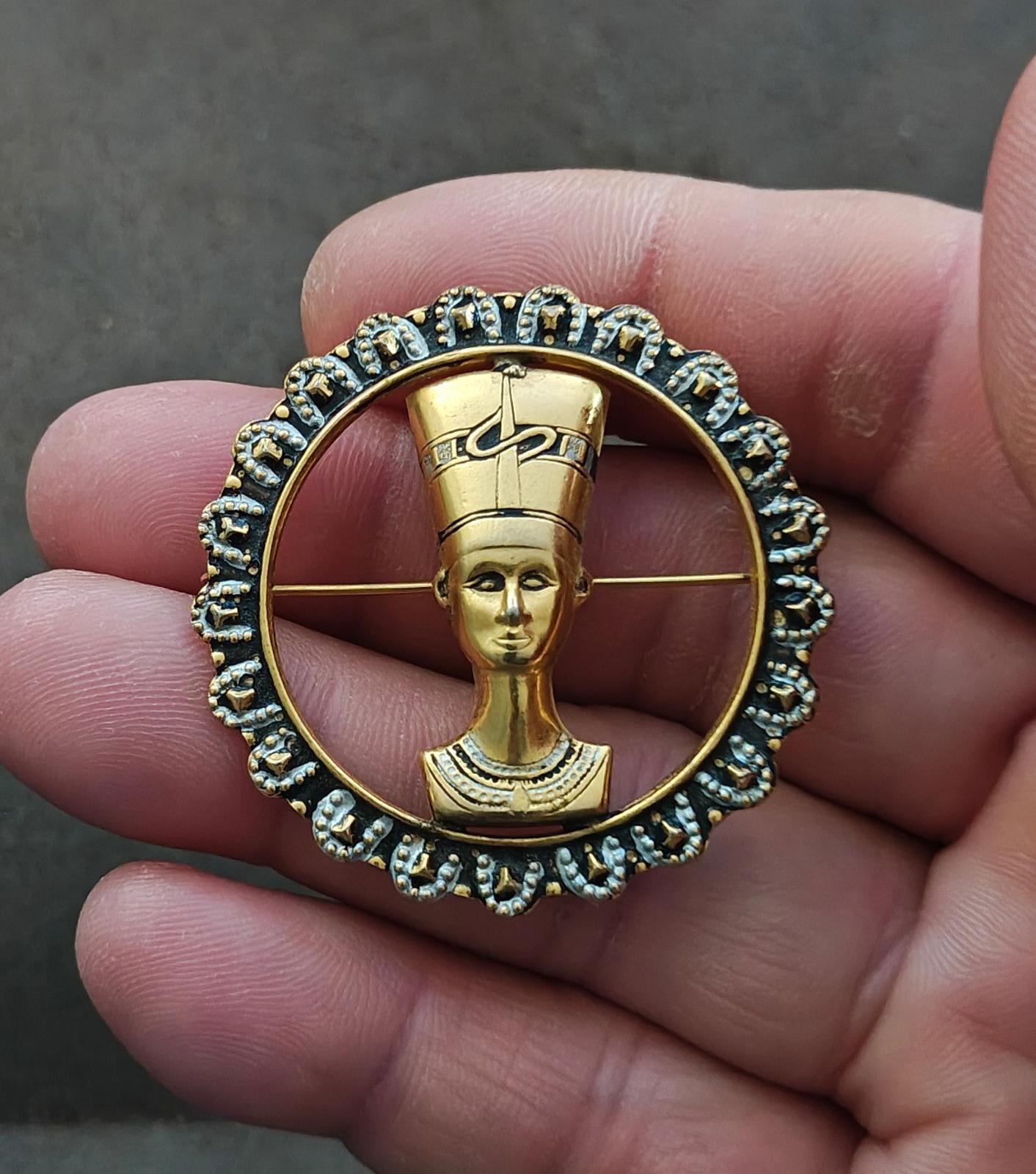 1970s Vintage Rare Egyptian Revival Queen Nefertiti Brooch Pin