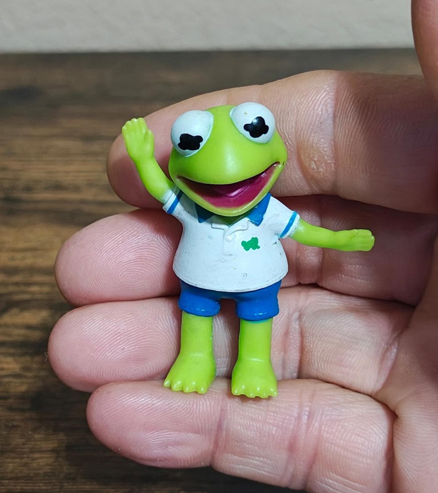 Disney Junior Muppet Babies Kermit The Frog 2" Collectible Figurine