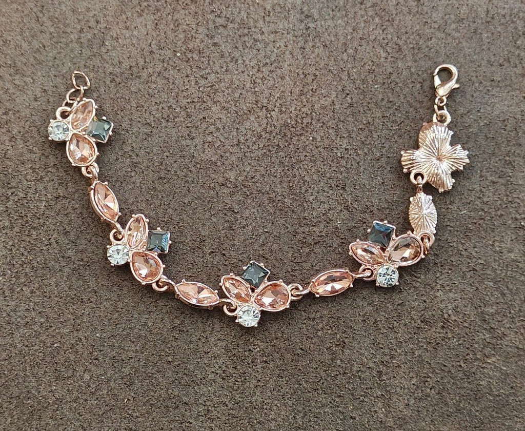 Pretty Paparazzi Rose Gold Floral Bracelet