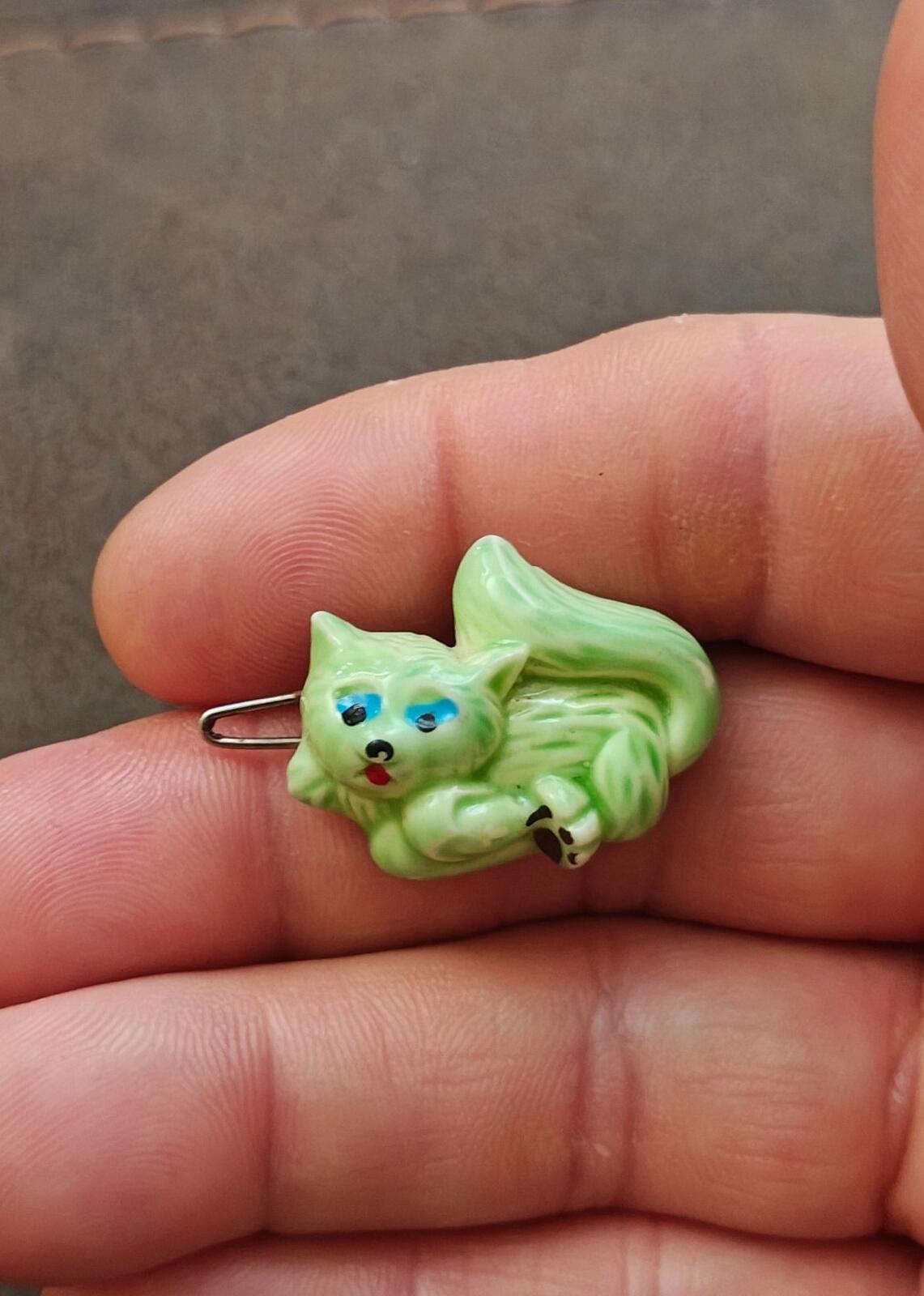 1980s Green Cat Hard Plastic Barrette In Great