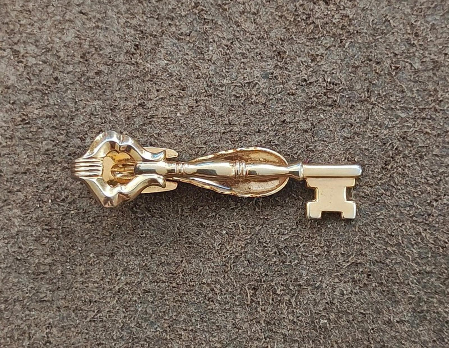 1950s Signed Hickok USA Gold Tone Figural Skeleton Key Tie Clip