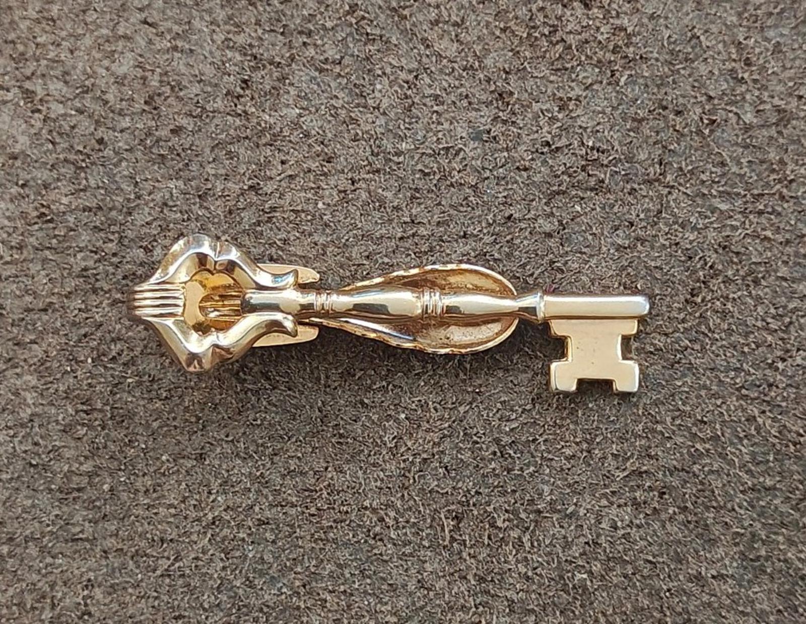 1950s Signed Hickok USA Gold Tone Figural Skeleton Key Tie Clip