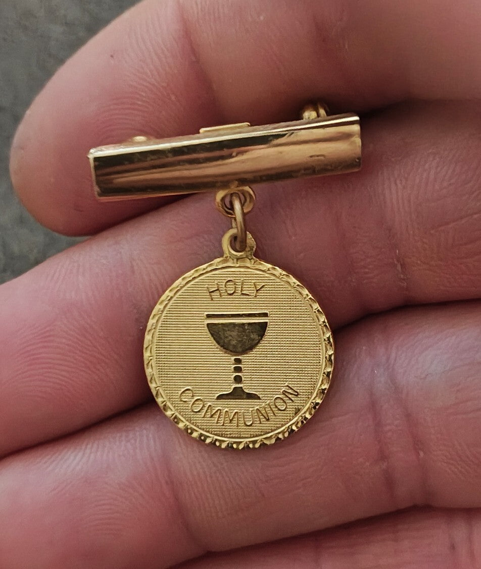 1960s/70s Gold Tone Catholic First Holy Communion Pin