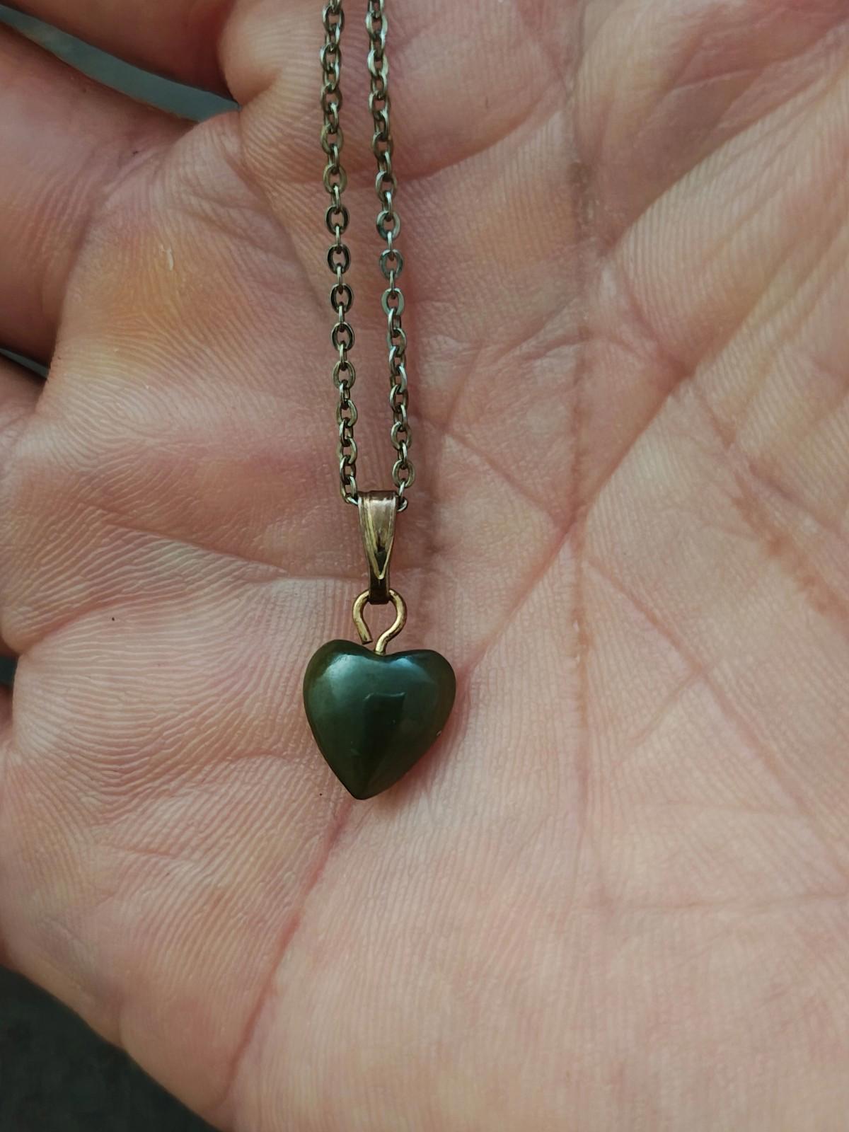 1980's Jade Like Heart Shaped Stone Pendant Necklace