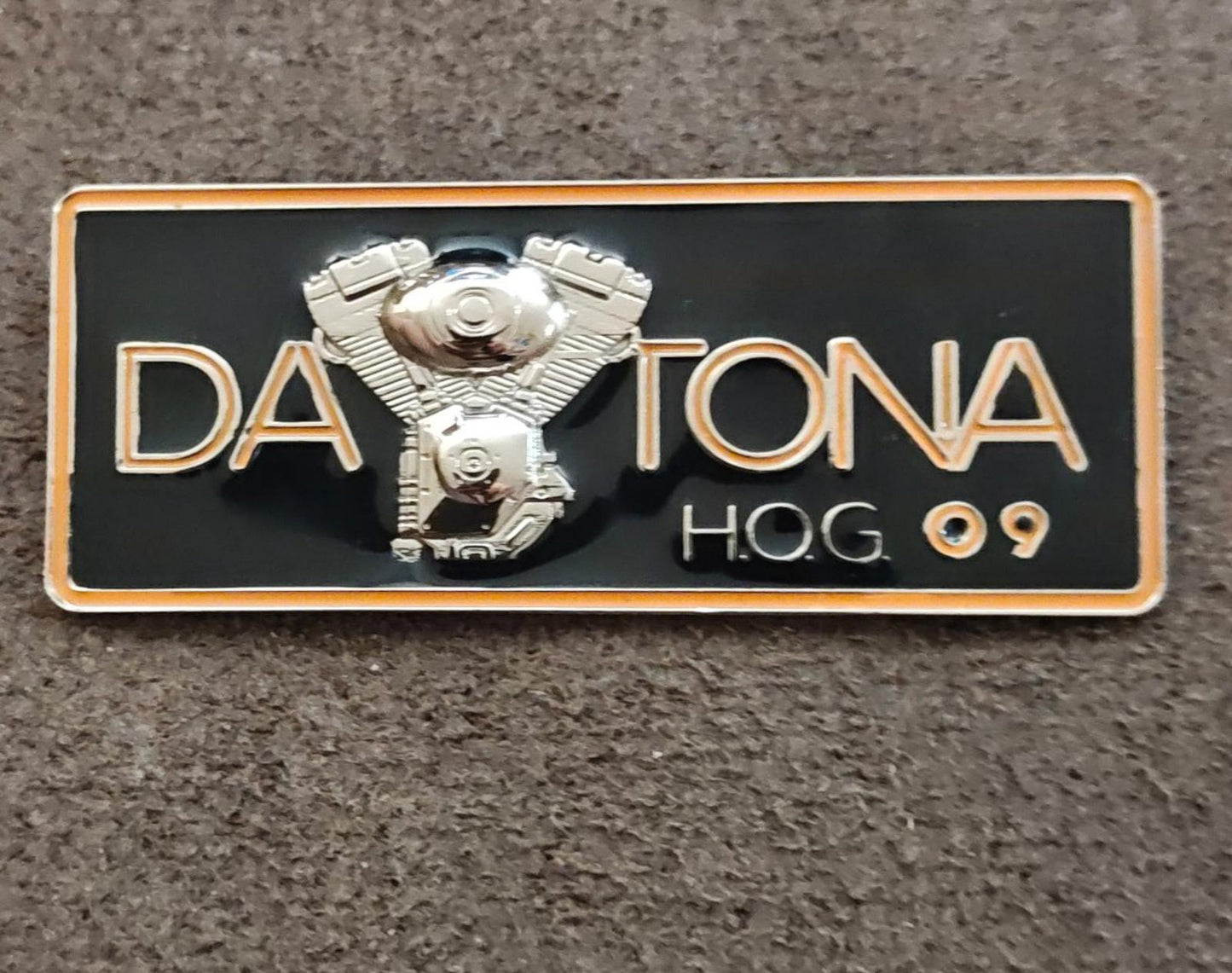 2009 Harley-Davidson Owners Group (H.O.G.) Daytona Silver Tone Enamel Pin