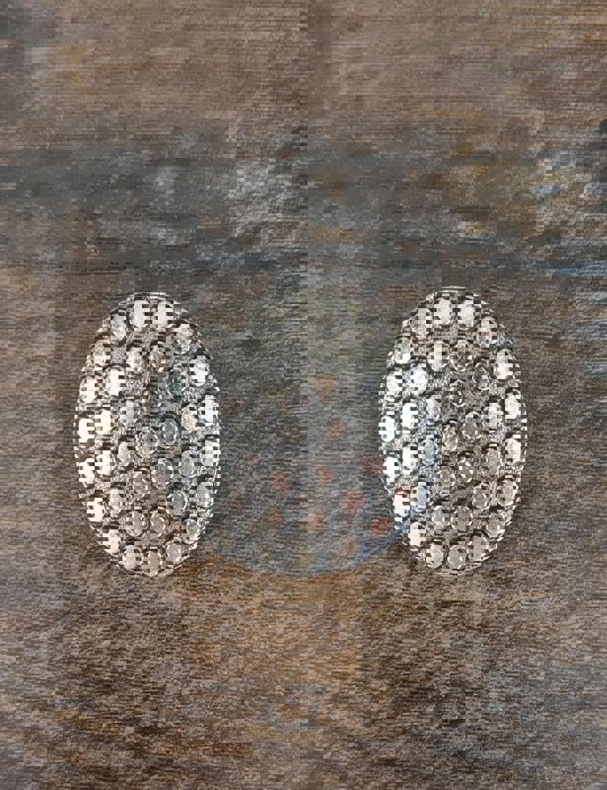 1970's Gold Tone Dots & Darkened Background Scarf Clip