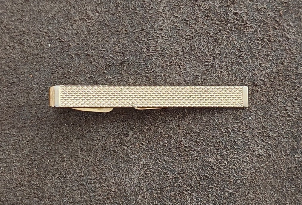 1950s/60s Swank Gold Tone Textured Basketweave Tie Bar Clip