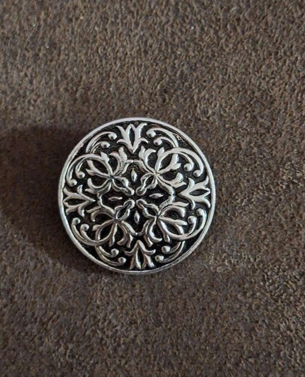 1950's Vintage Silver tone Textured style scarf Clip