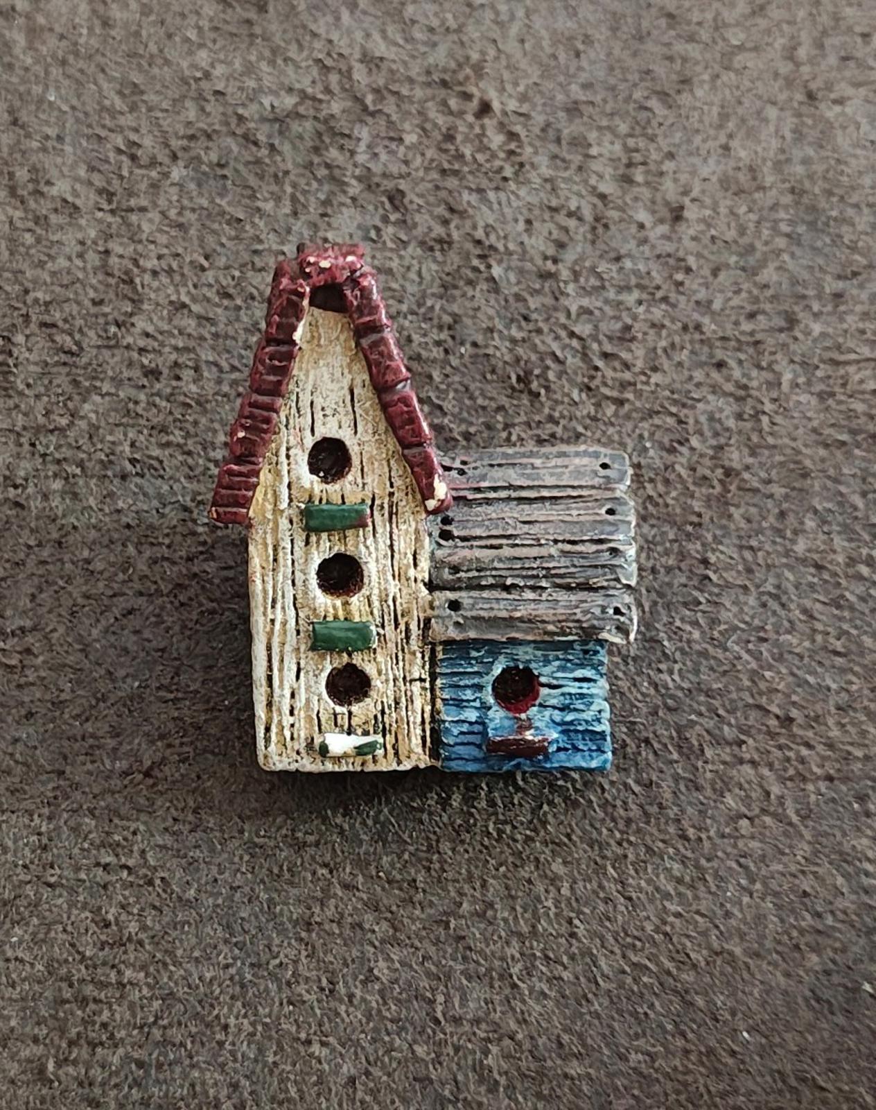 1980s Country Style 3D Birdhouse Resin Pin