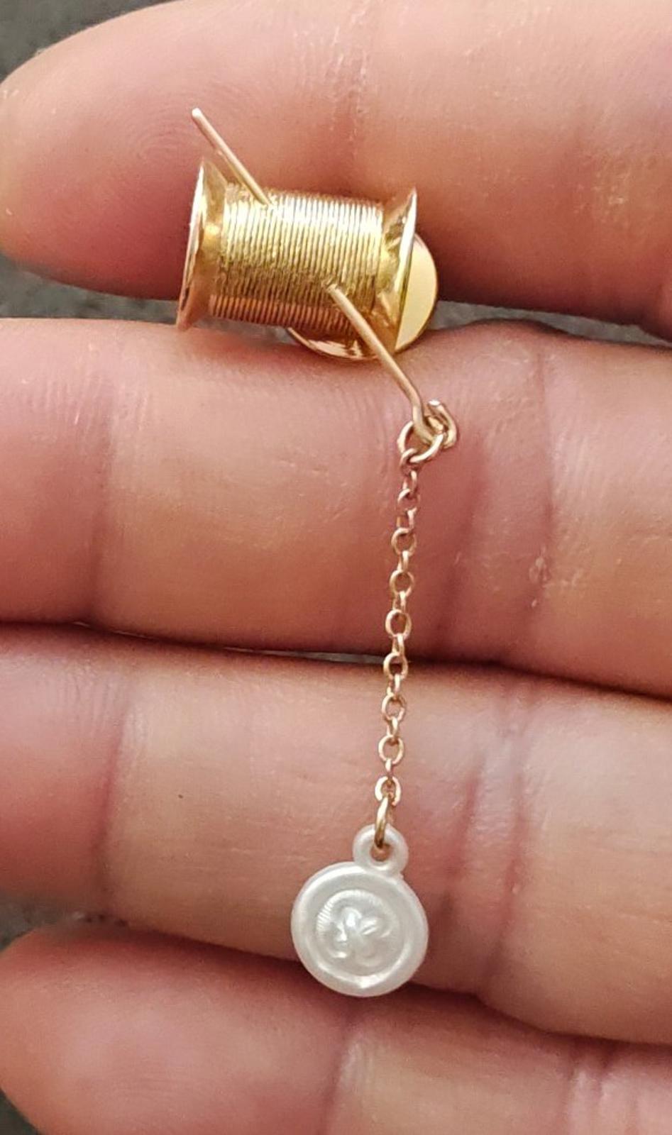 1983 Avon Gold Tone Needle Thread, Button Dangle Brooch