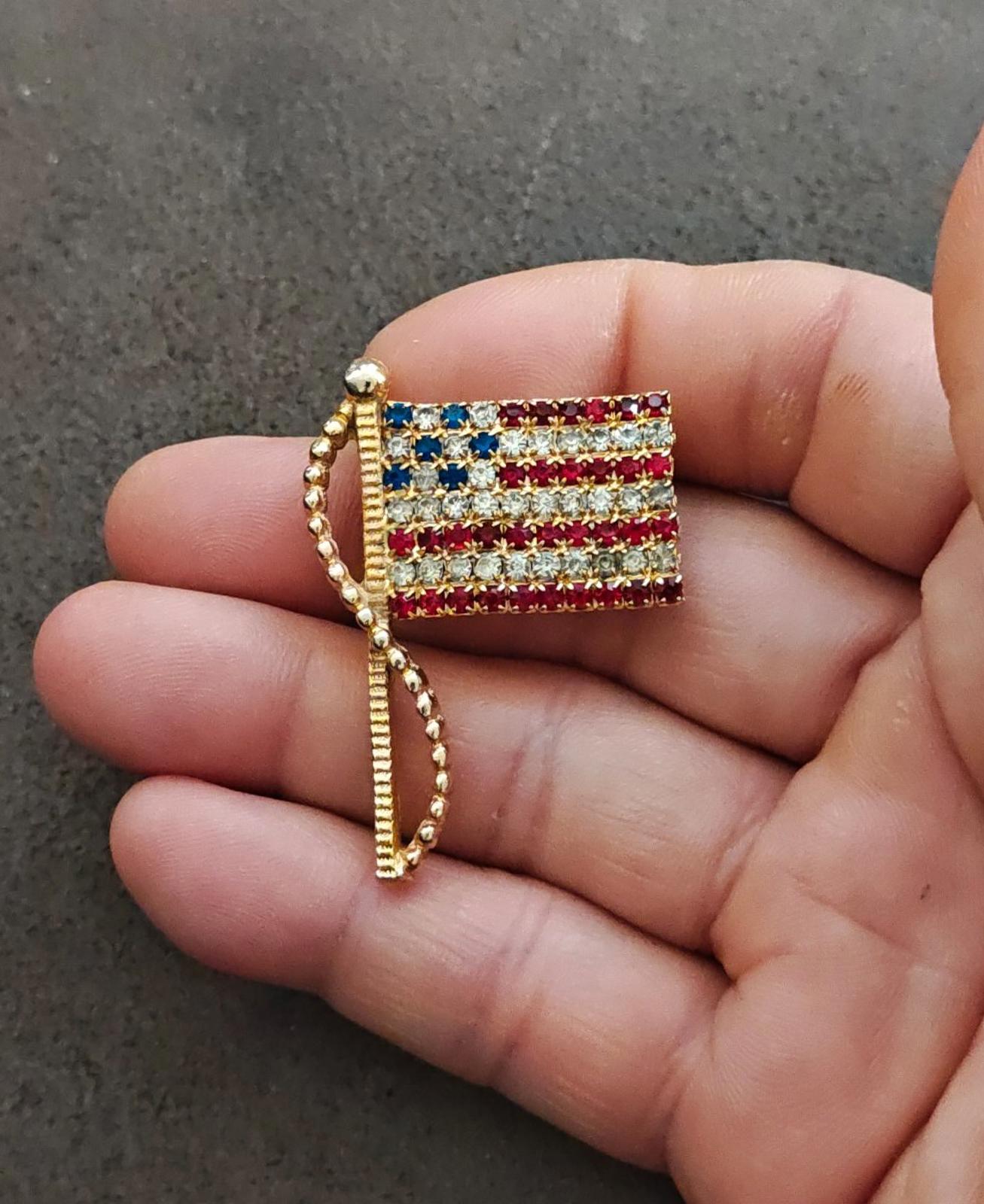1960s Signed Rafaelian Gold Tone American Flag Patriotic Pin Brooch