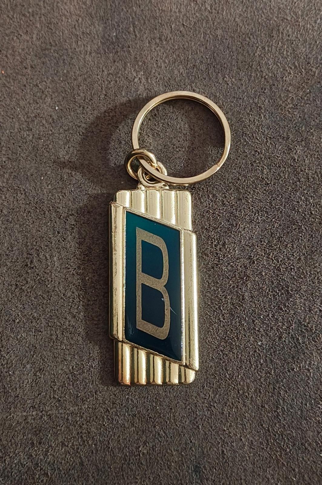 1970s Vintage Art Deco Style Crownmark Initial Letter "B" Gold Tone Keychain