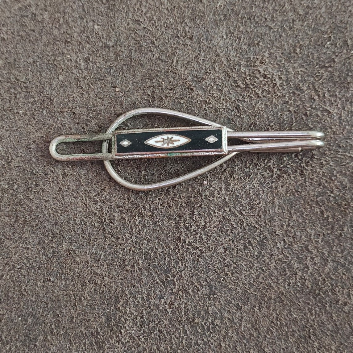 1930s/40s Art Deco Loop Style Silver Tone Black and White Tie Clip