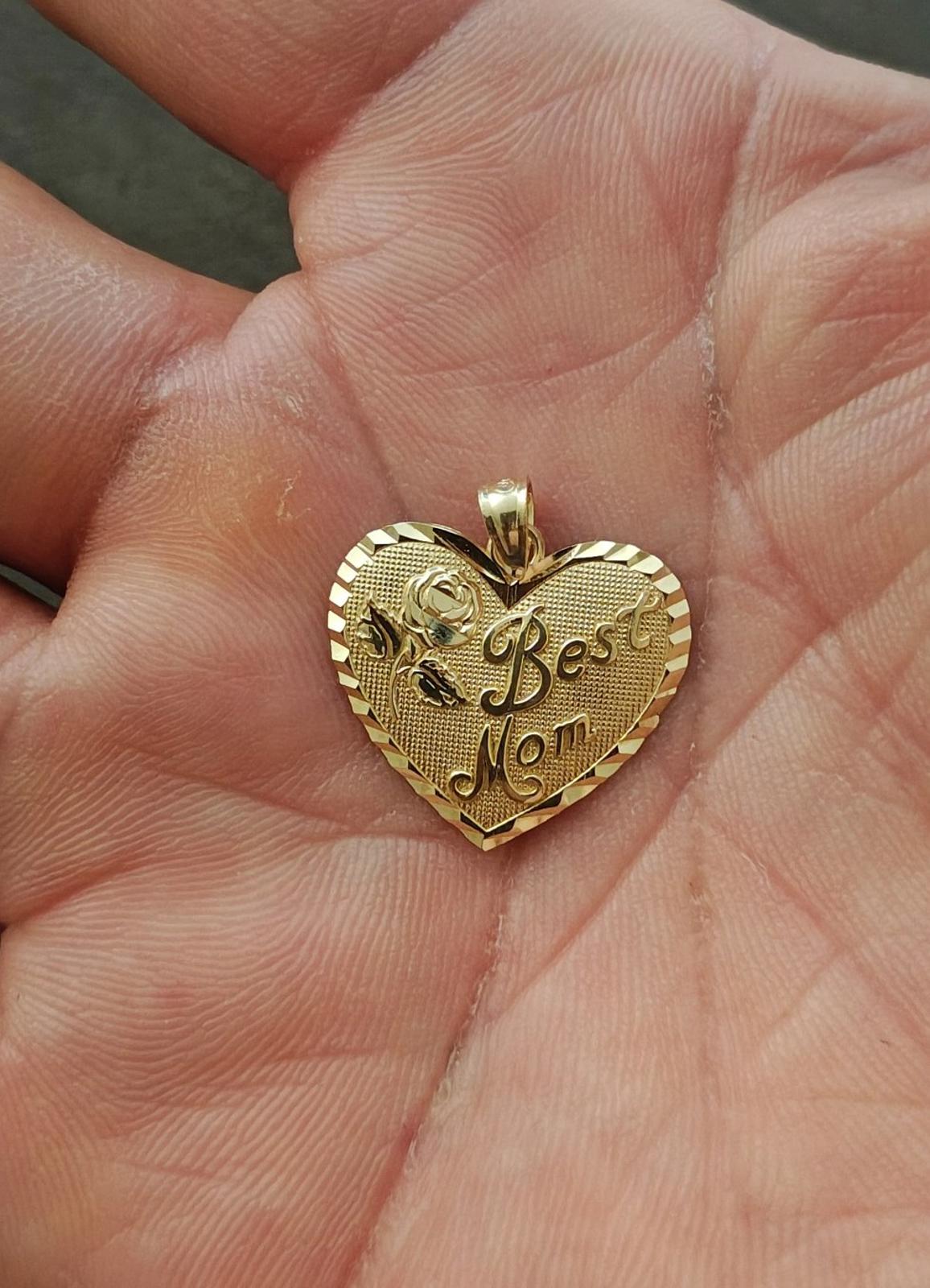 1990s 14k Solid Yellow Gold Best Mom Heart Pendant Charm