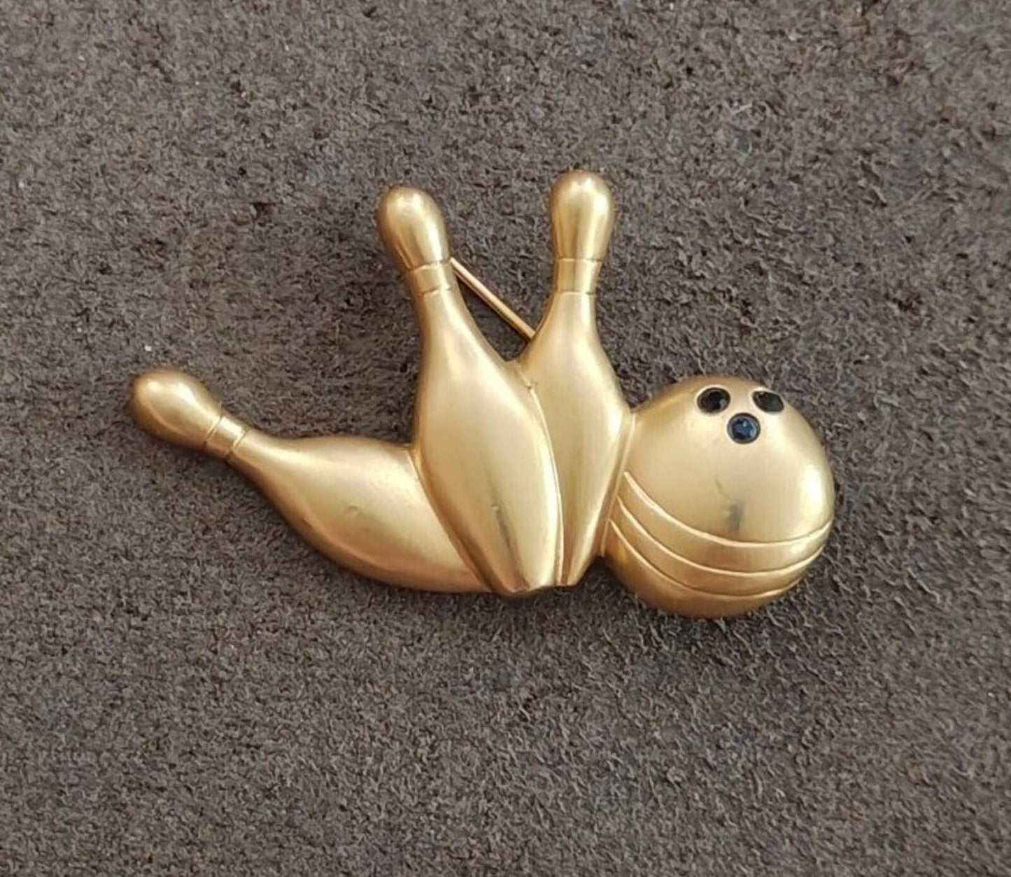1996 Avon Matte Gold Tone Finish "My Favorite Hobby" Bowling Pin & Ball Brooch