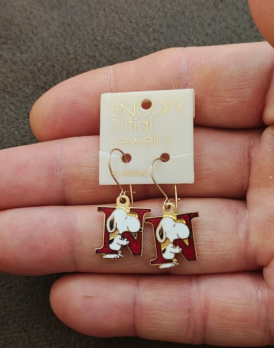 1970s Peanuts Snoopy Initial "N" Gold Tone Cloisonné Enamel Dangle Earrings New.