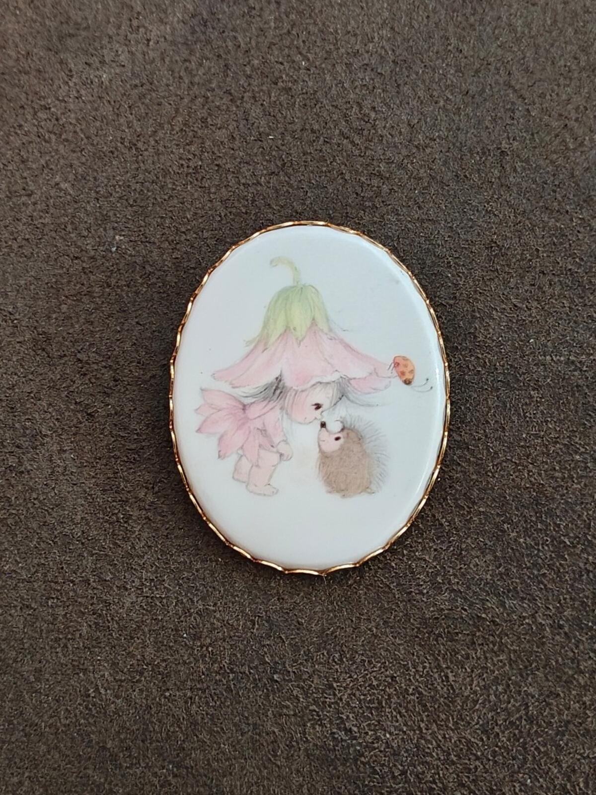 Super Cute 1970s Rare Hallmark Pixie Girl Cameo Gold Tone Brooch