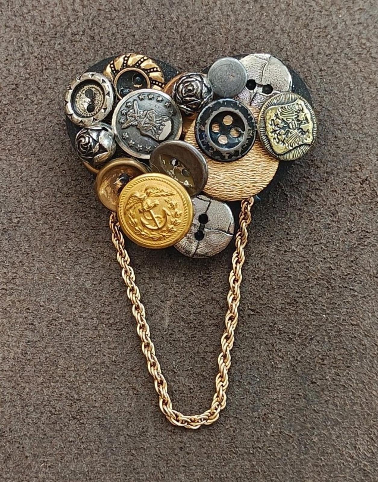 1980s Handmade Collage of Buttons Gold Tone Brooch