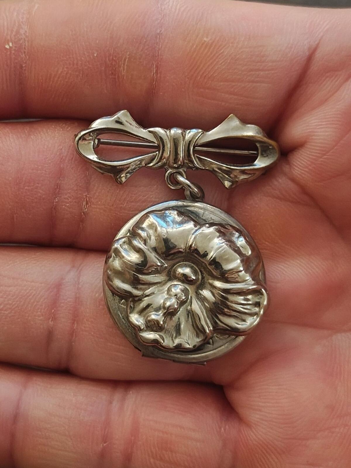 1930s Art Nouveau Silver Tone Flower Locket Brooch