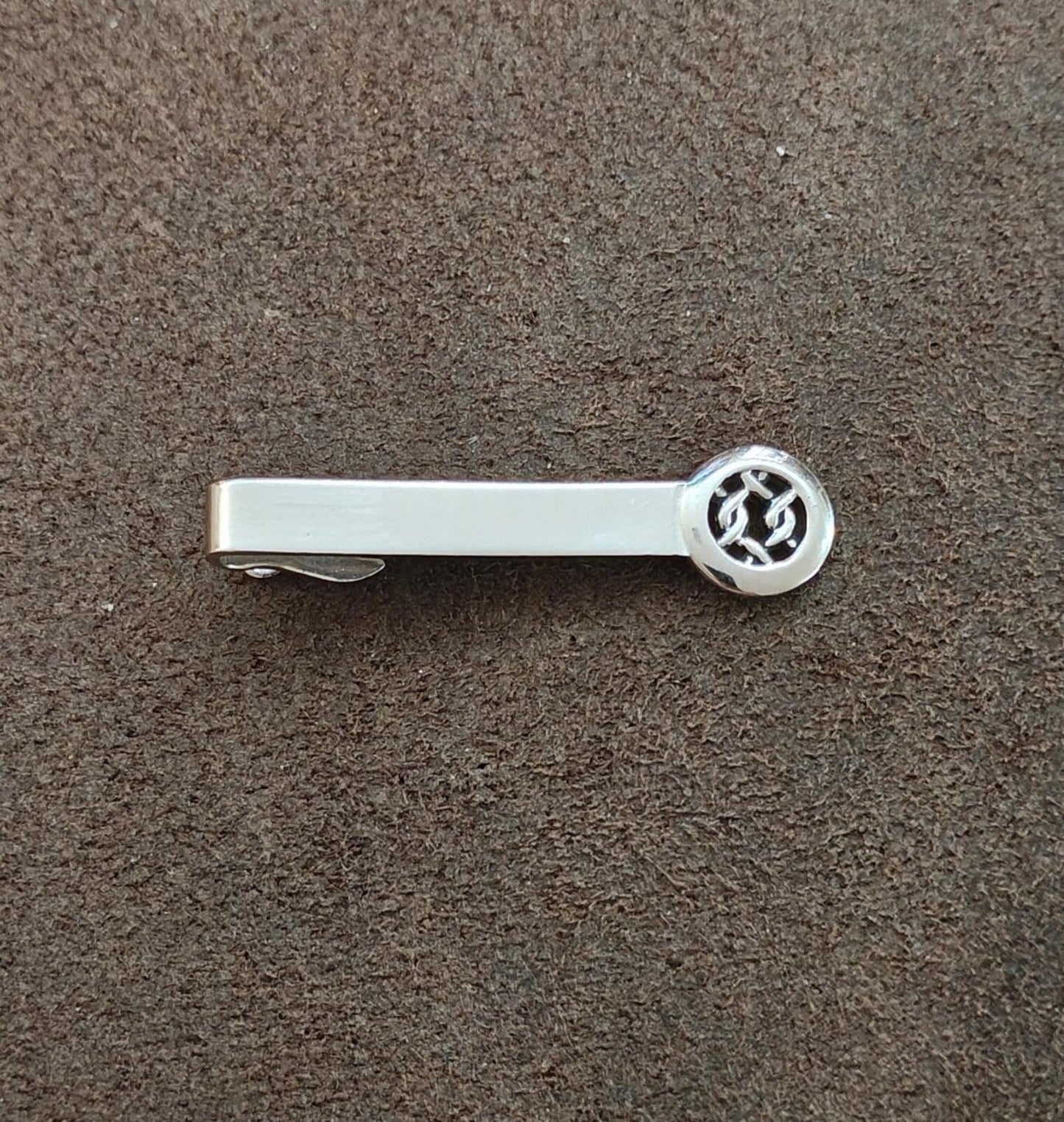 1950s Signed Swank Silver Tone Celtic Knot Tie Bar/Tie Clip