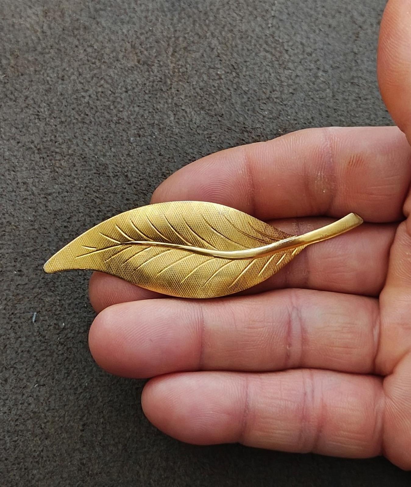 1960s Gold Tone Textured Leaf Brooch Pin