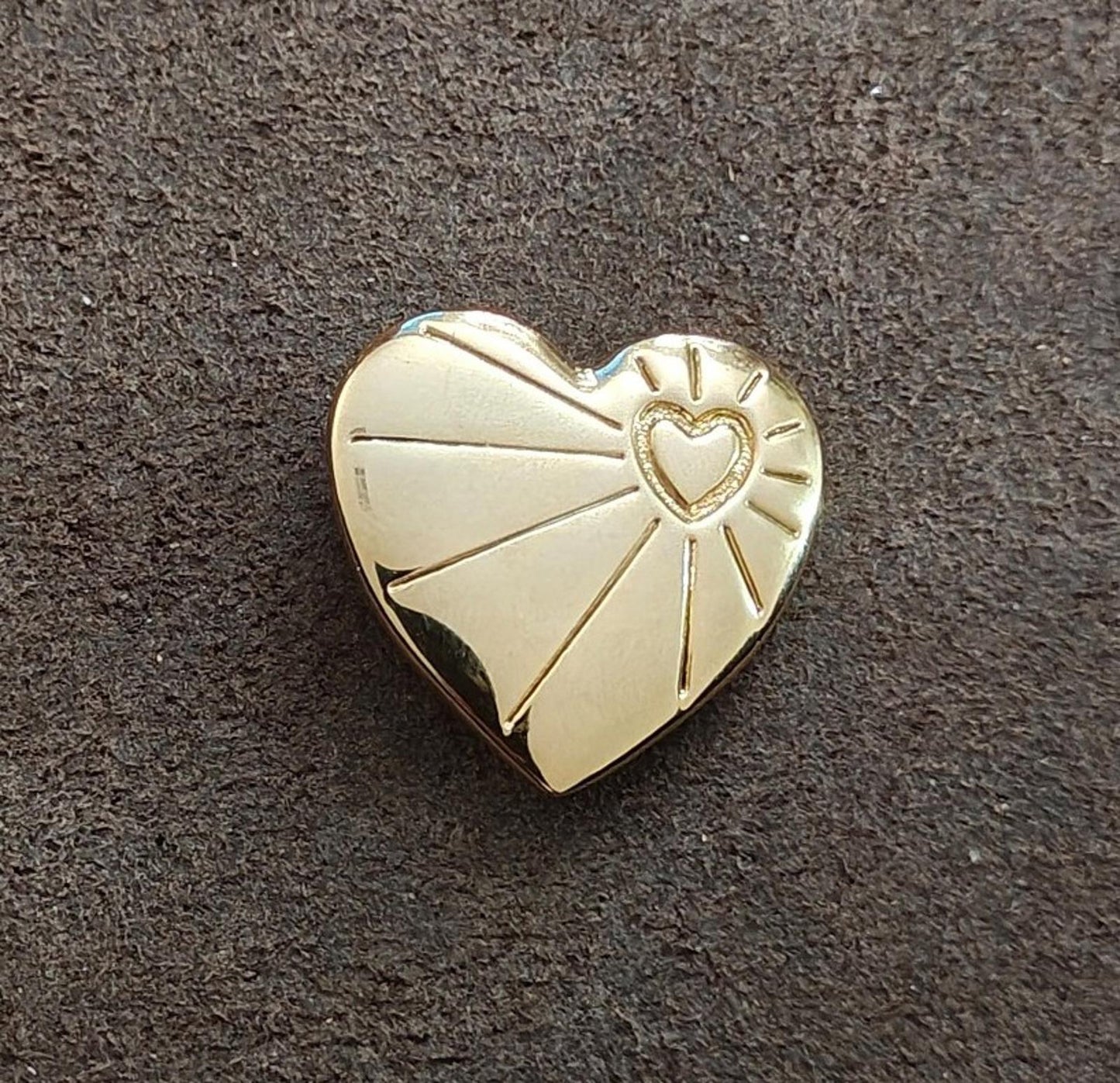 1990s Vintage Collectable Variety Club Gold Tone 3D Heart Pin Brooch
