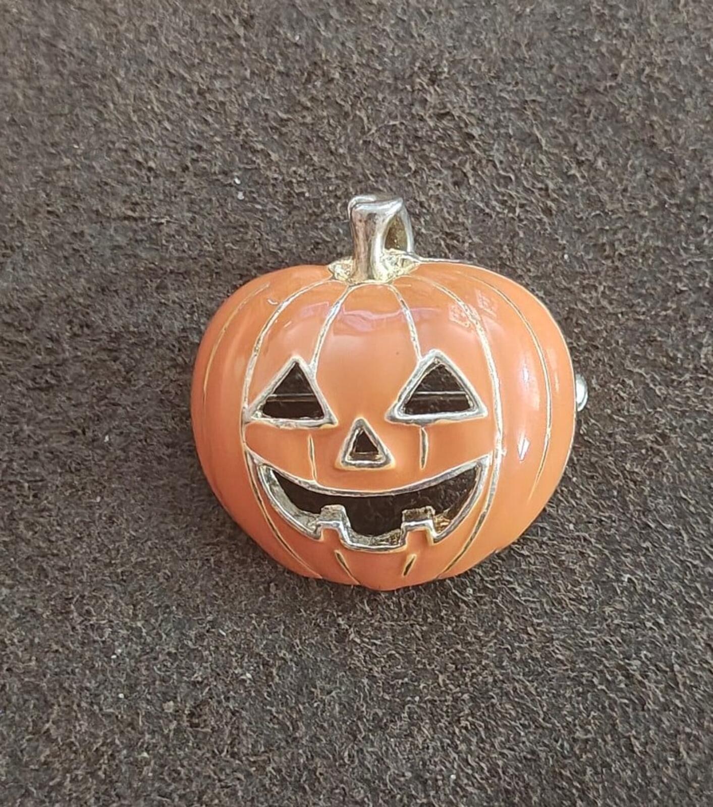 1980s Halloween Jack-O'-Lantern Pumpkin Brooch & Pendant